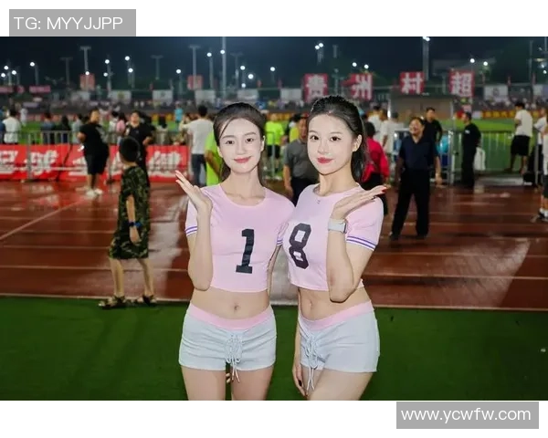 女主播与足球明星的浪漫邂逅在绿茵场上的激情与梦想交织的故事